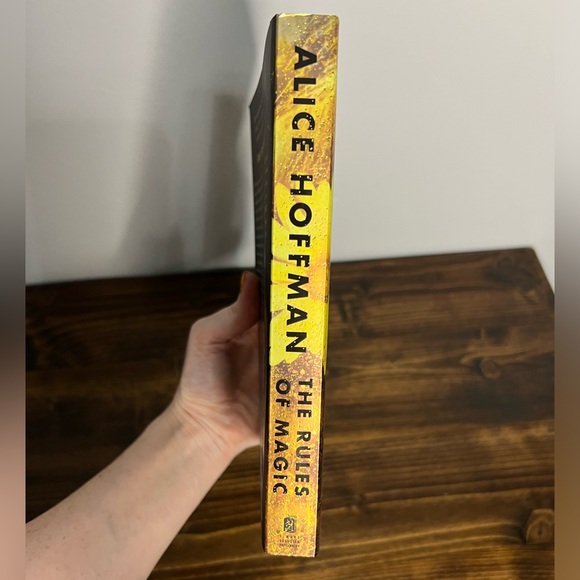 The rules of magic by Alice Hoffman paperback - Picture 3 of 7